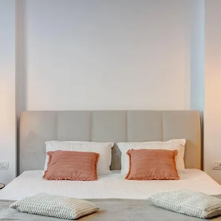 Oasis On Calea Victoriei